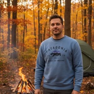 Patagonia Uprisal Crew Neck Sweatshirt Size Large In Blue Arched Fitz Roy Bear